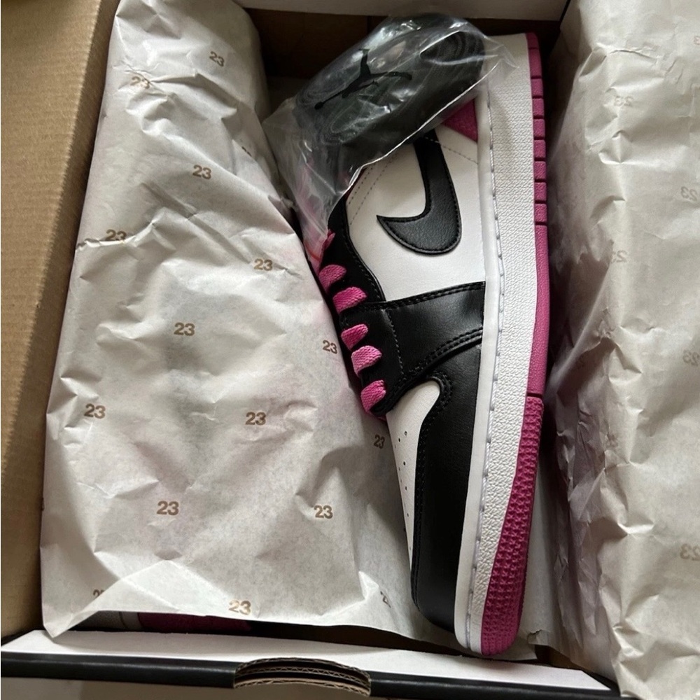Deadstock Authentic with OG Box Air Jordan 1 SE Men’s Black/Fuchisa 8.5 - Picture 4 of 8
